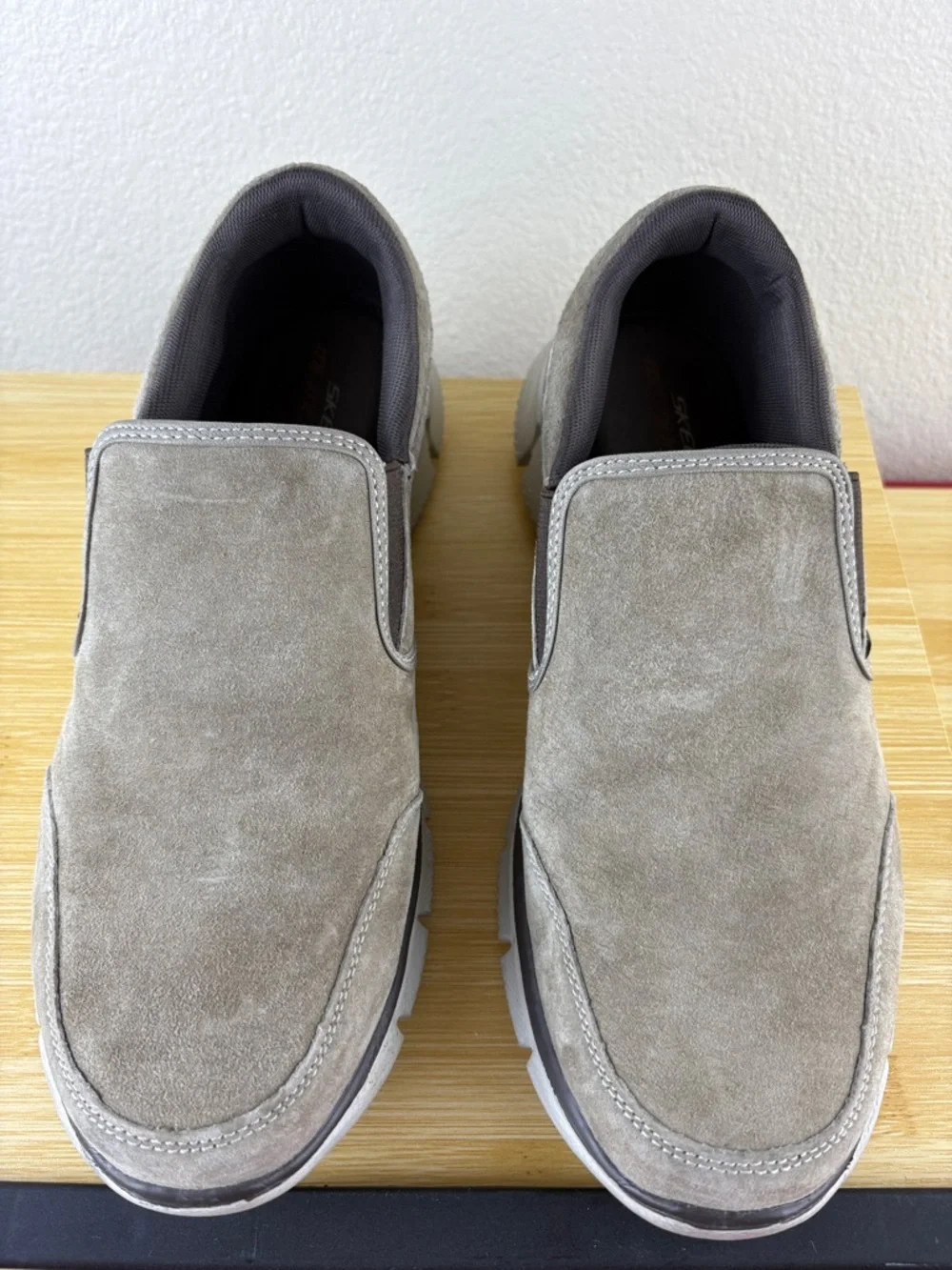 Skechers Men’s Equalizer - Mind Game Suede Walking Sneakers Slip-On Size 10